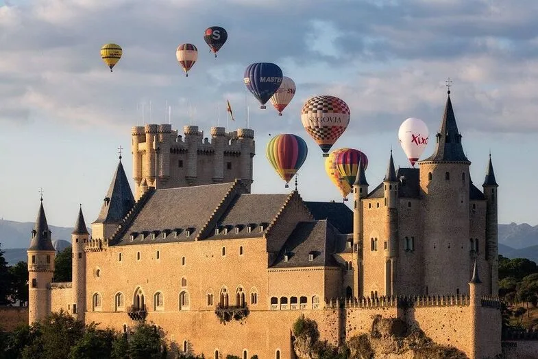 Foto 1 de Festival de Globos de Segovia 2026
