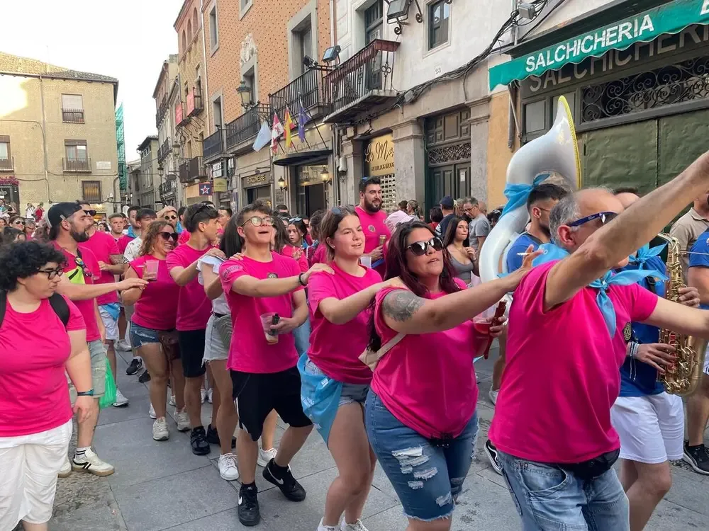 Foto 1 de Fiestas de San Juan y San Pedro 2026 en Segovia